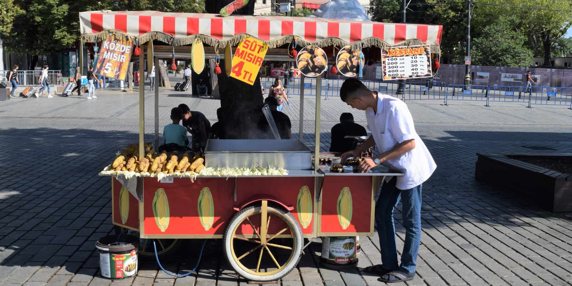Picture of street seller in Istanbul selling corn.