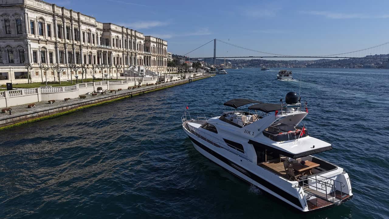 Private yacht Zoe in front of Dolmabahçe Palace.